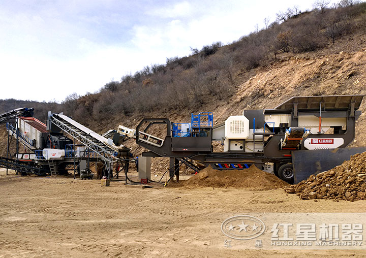 輪胎式車載流動(dòng)石子、粉碎機(jī)