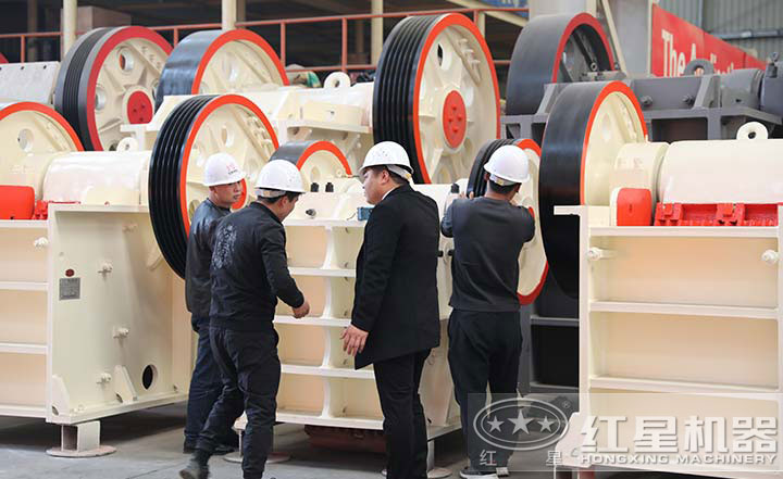 用戶來(lái)廠考察，多種設(shè)備型號(hào)讓用戶眼見(jiàn)為實(shí)
