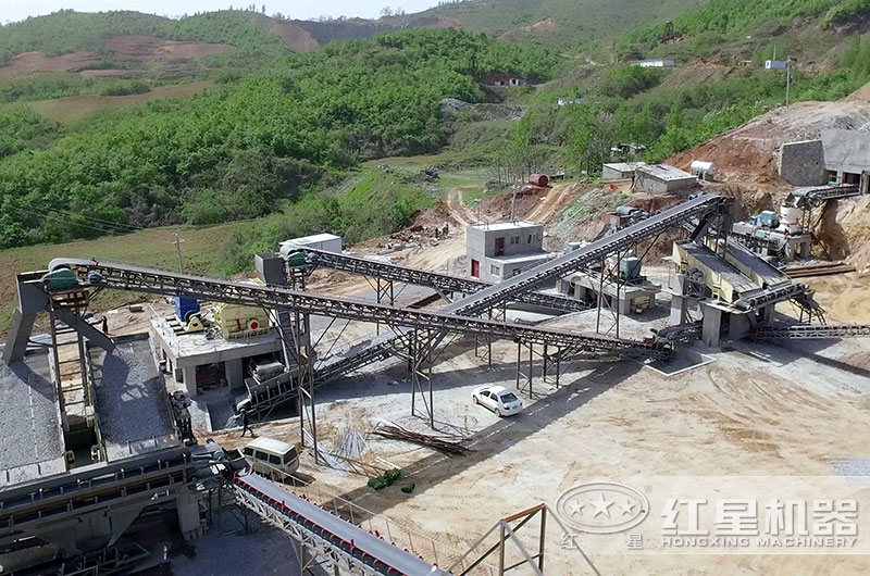 南陽生產現(xiàn)場，根據(jù)產量搭配生產線設備